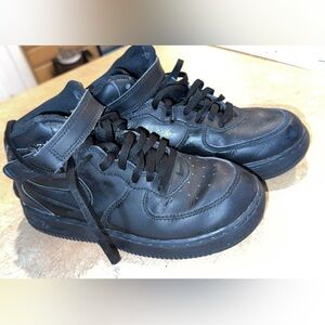Kids Nike Air Force 1 Black Sneakers